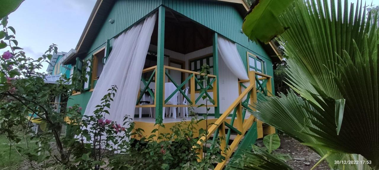 Hotel Yellow Home Providencia Isla South West Bay Kültér fotó