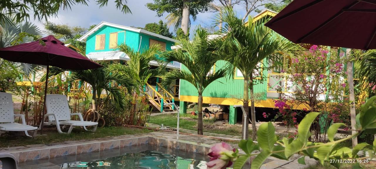 Hotel Yellow Home Providencia Isla South West Bay Kültér fotó