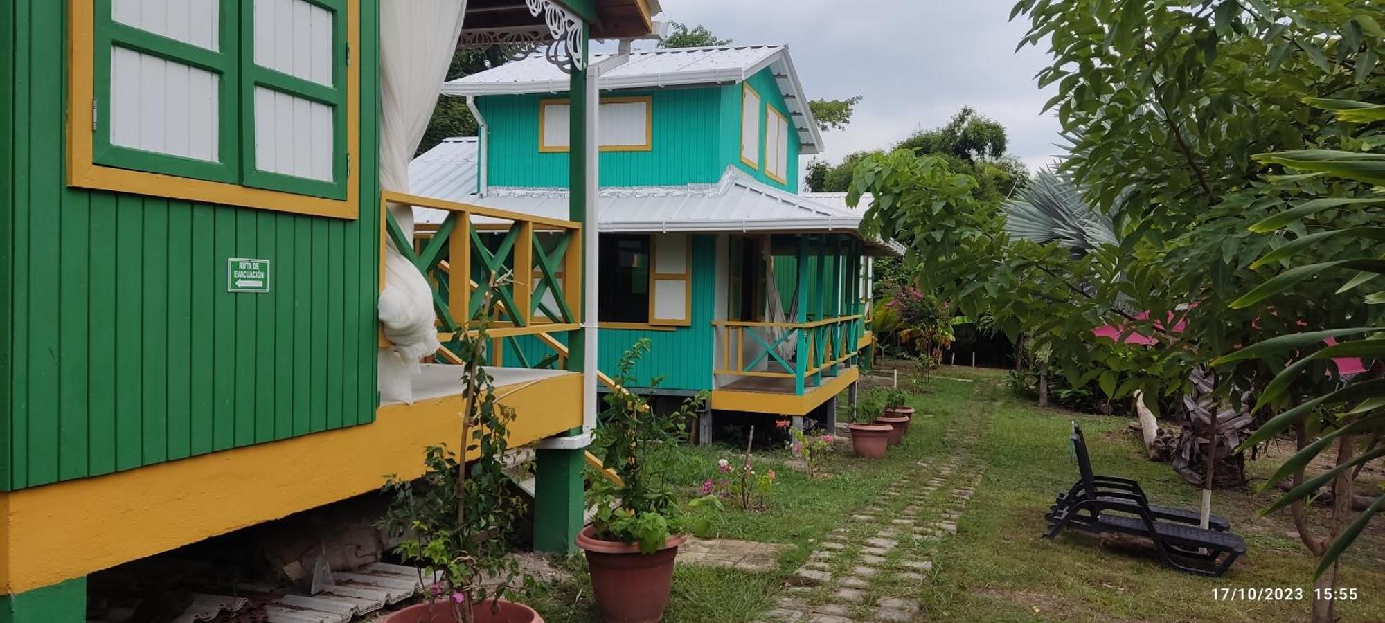 Hotel Yellow Home Providencia Isla South West Bay Kültér fotó