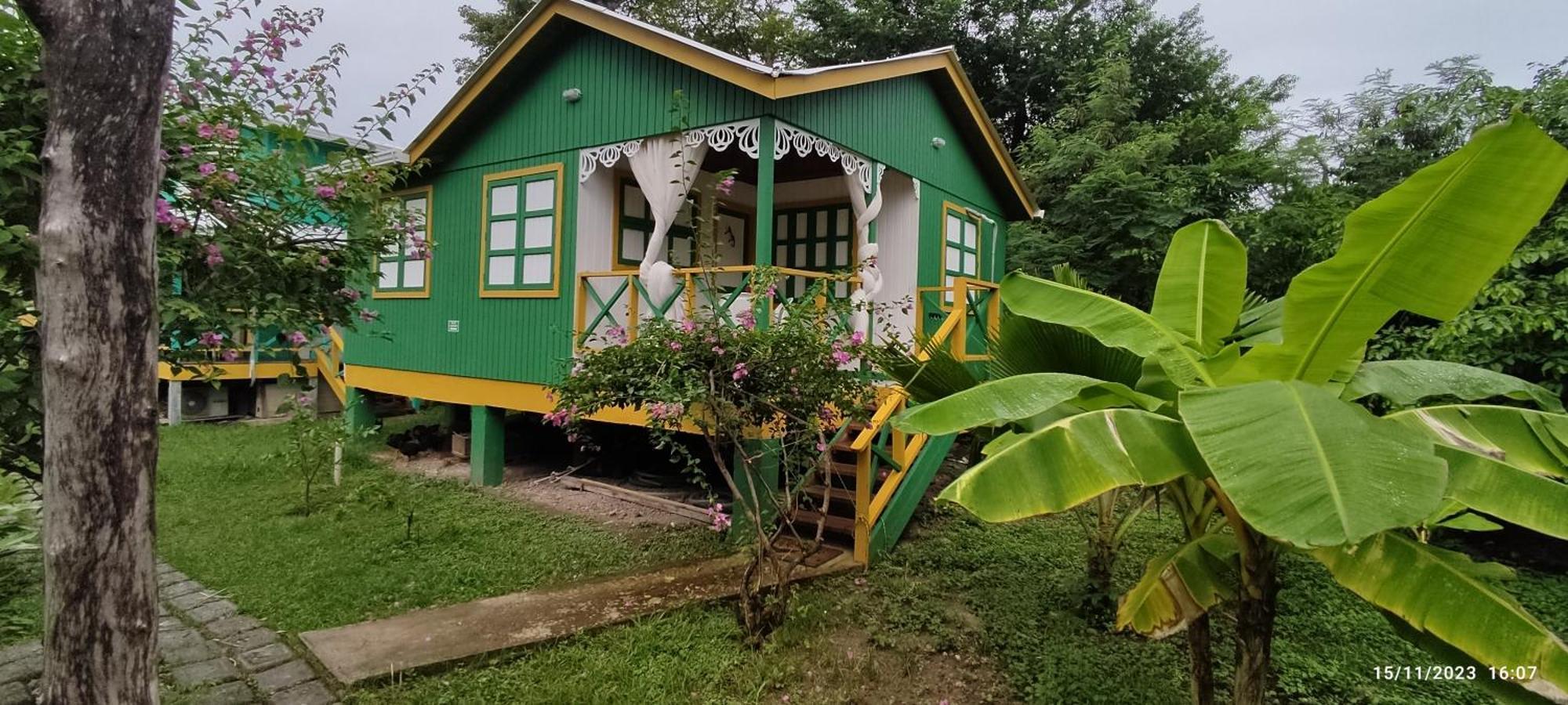 Hotel Yellow Home Providencia Isla South West Bay Kültér fotó